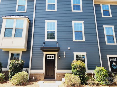 Photo for 1229 Queen Lyon Court