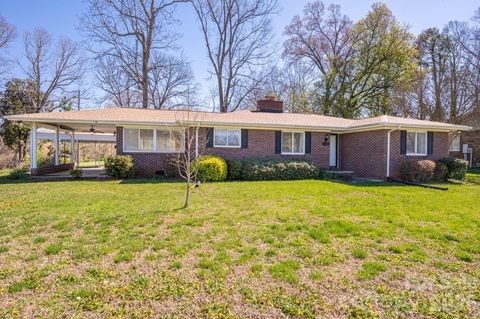 Photo of 1606 Davis Park Road, Gastonia, NC 28052 (MLS # 4358789)