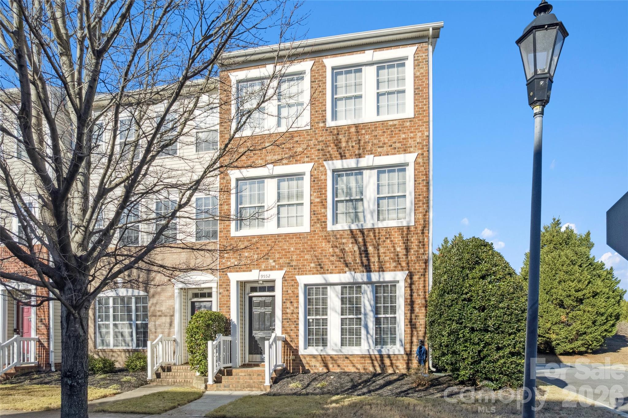 9552 Kings Parade Boulevard