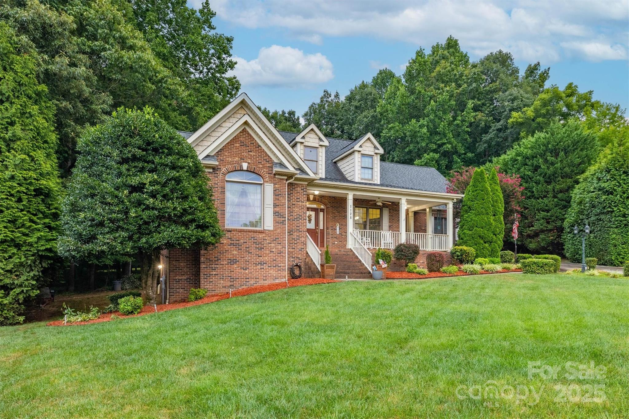 1128 Bugle Lane
