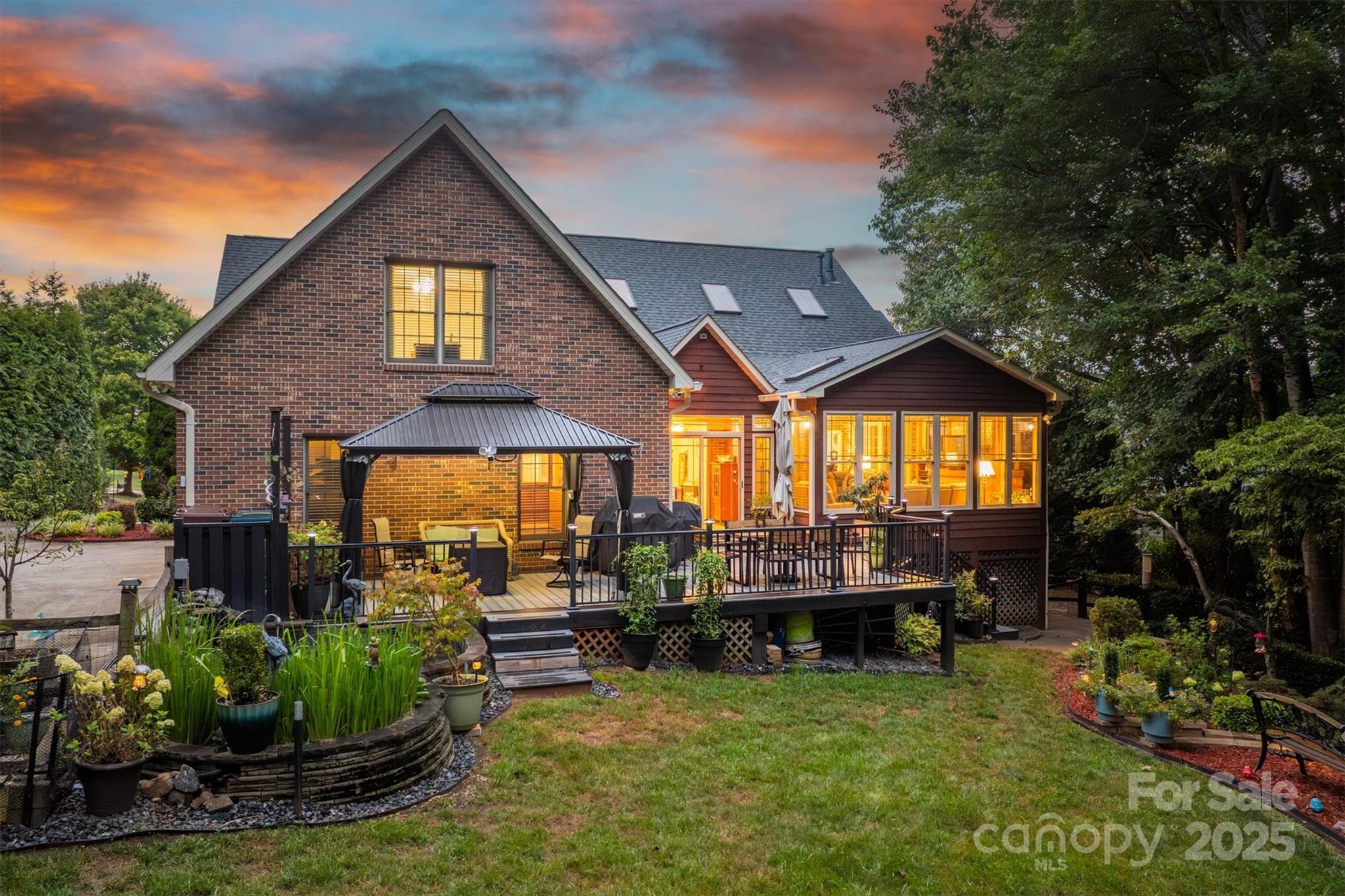 1128 Bugle Lane