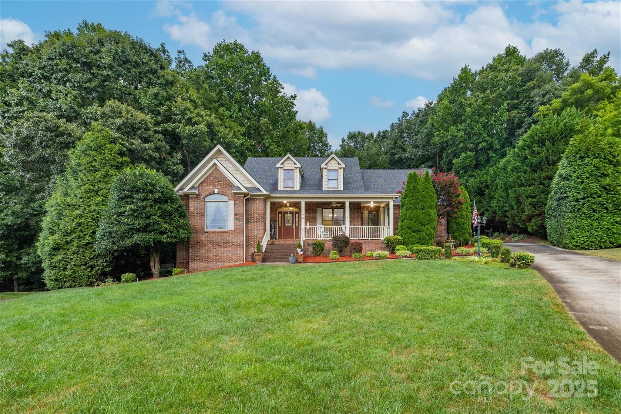 1128 Bugle Lane