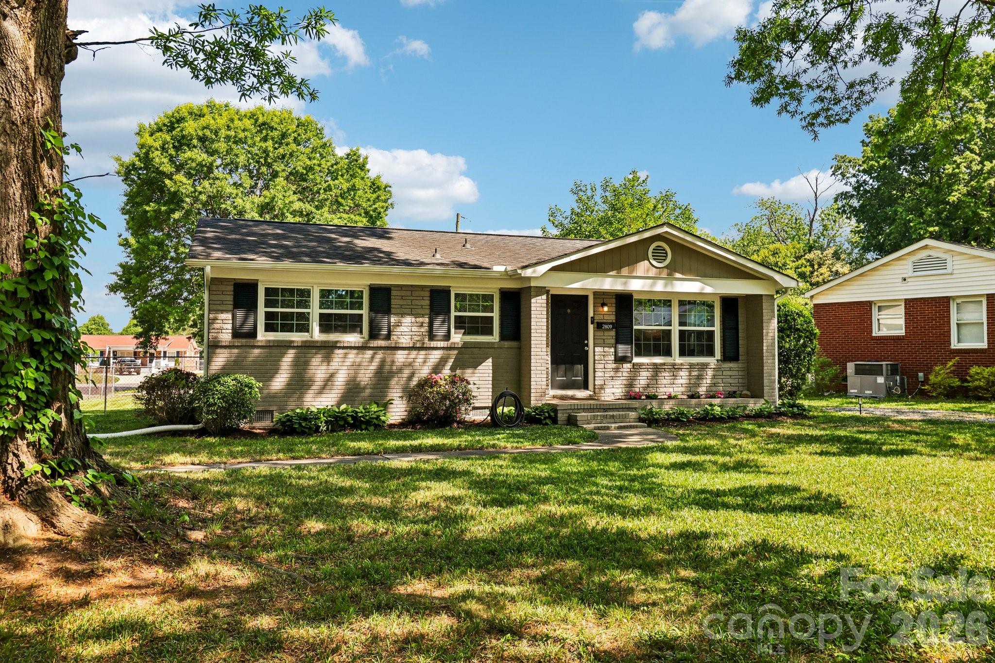 2809 Albany Lane