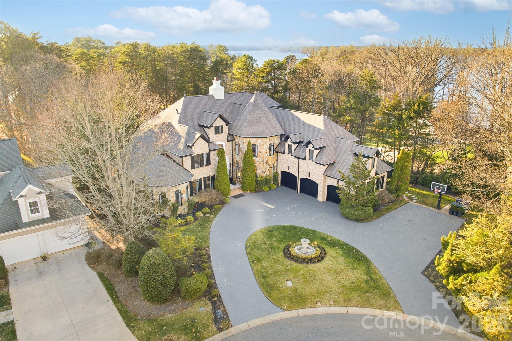 The Peninsula - Residential