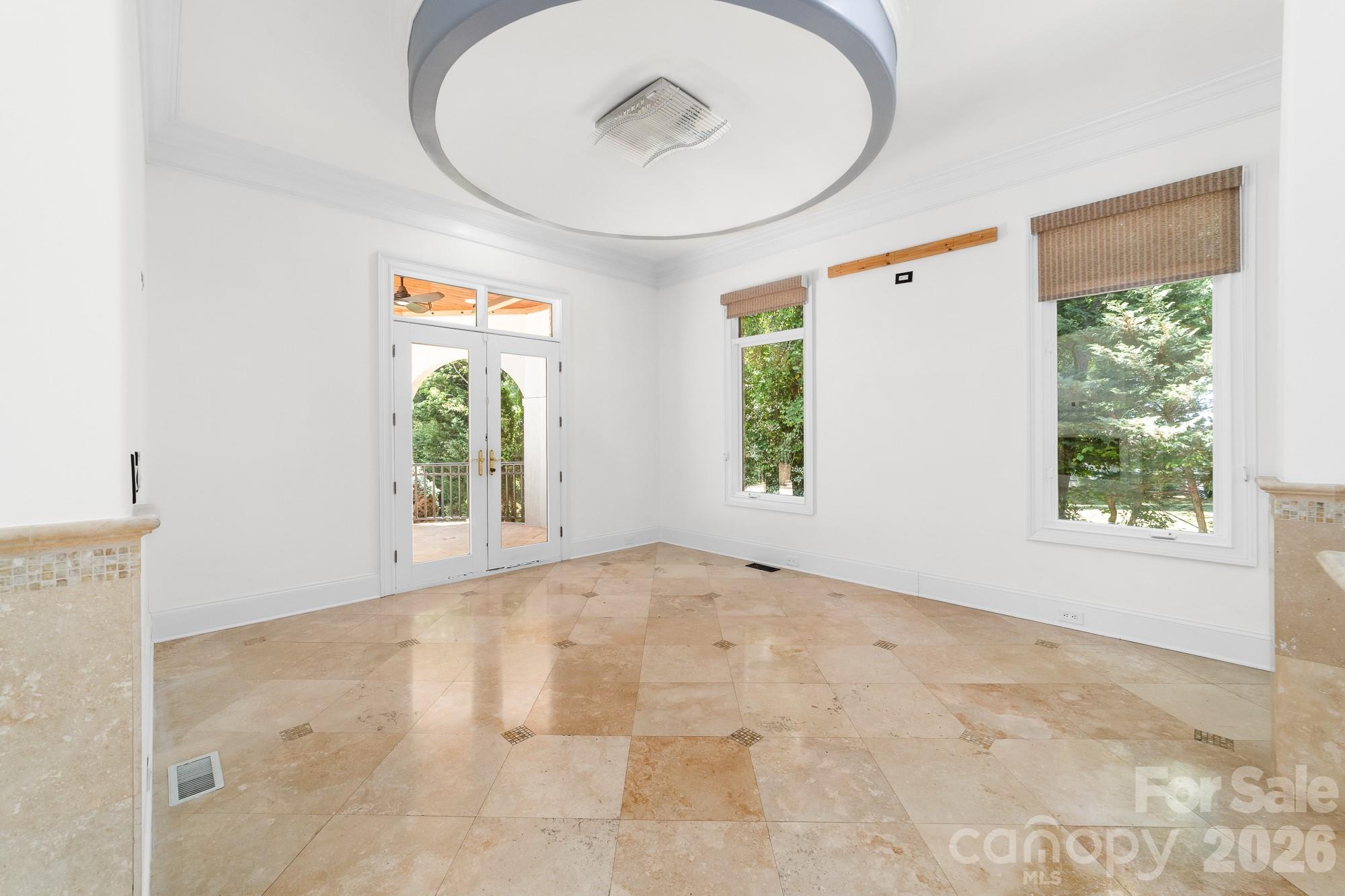 The Peninsula - Residential