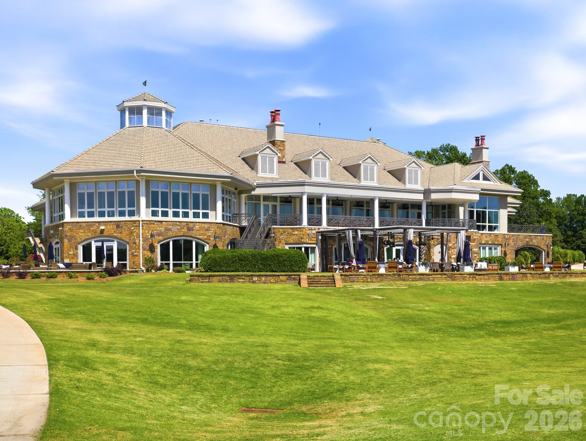 The Peninsula - Residential