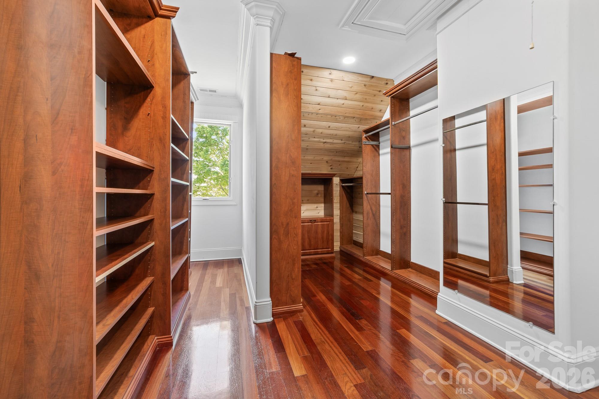 The Peninsula - Residential