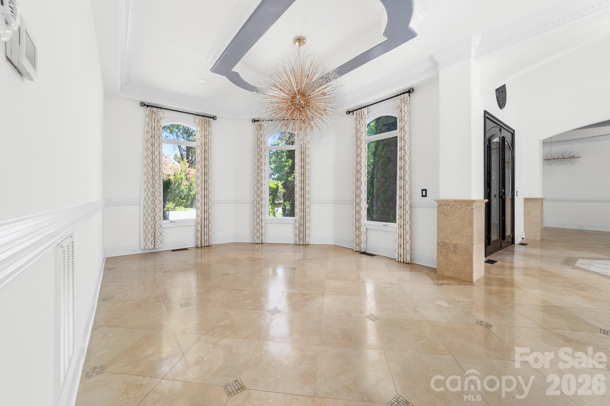 The Peninsula - Residential