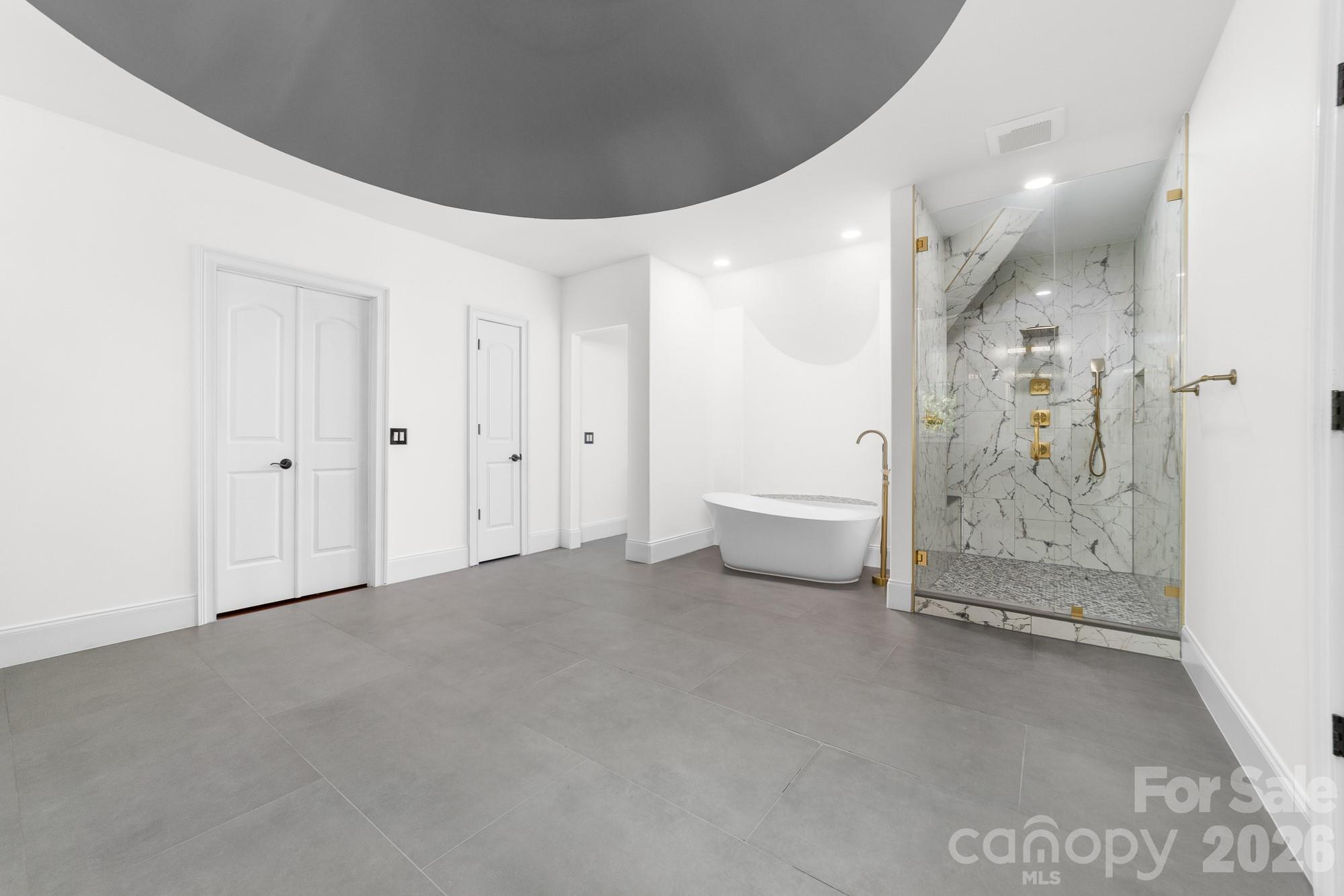 The Peninsula - Residential