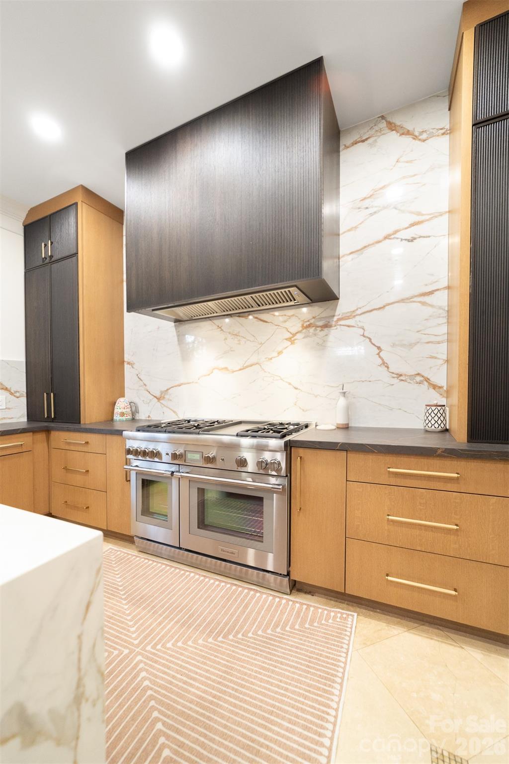 The Peninsula - Residential