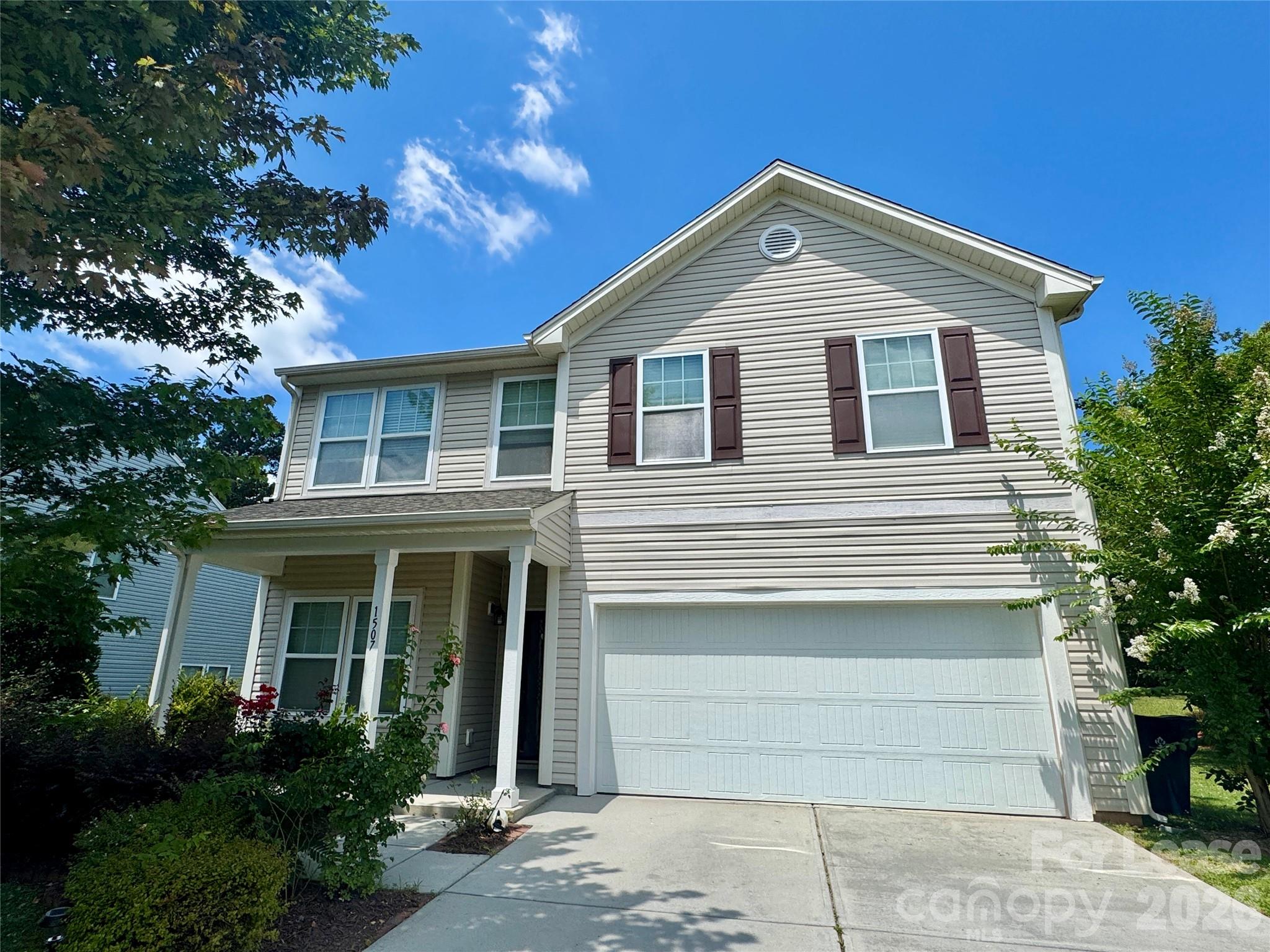 Photo 1 of 10 — 1507 Kellys Landing Drive, Mount Holly, NC 28120