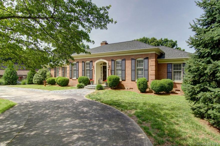 4BR/2BA ranch in Davidson.  Hardwood floors, maple cabinets in kitchen with stainless appliances (includes refrigerator).  Both baths updated.  Over half acre with flat backyard...fenced.  Yard maintenance responsibility of tenant. Washer/dryer included.  Walk to town...farmer's market, concerts on the green, town day...etc.  Convenient to Charlotte.   Also listed for sale (MLS 3011519).