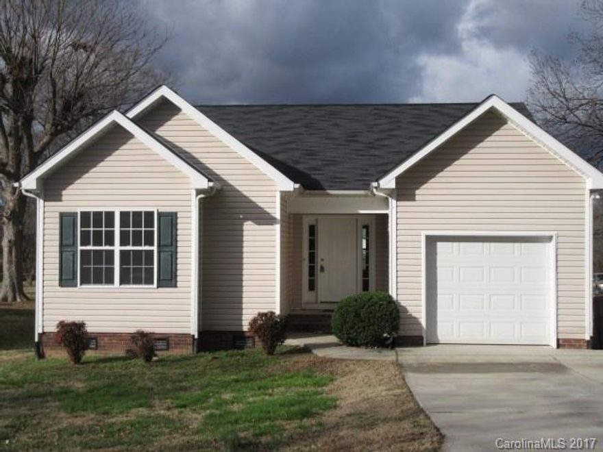 Great 3 Bed/2 bath home in Kannapolis.  This home features a 1 car garage, great layout, and large back deck for entertaining.  This one will go fast!