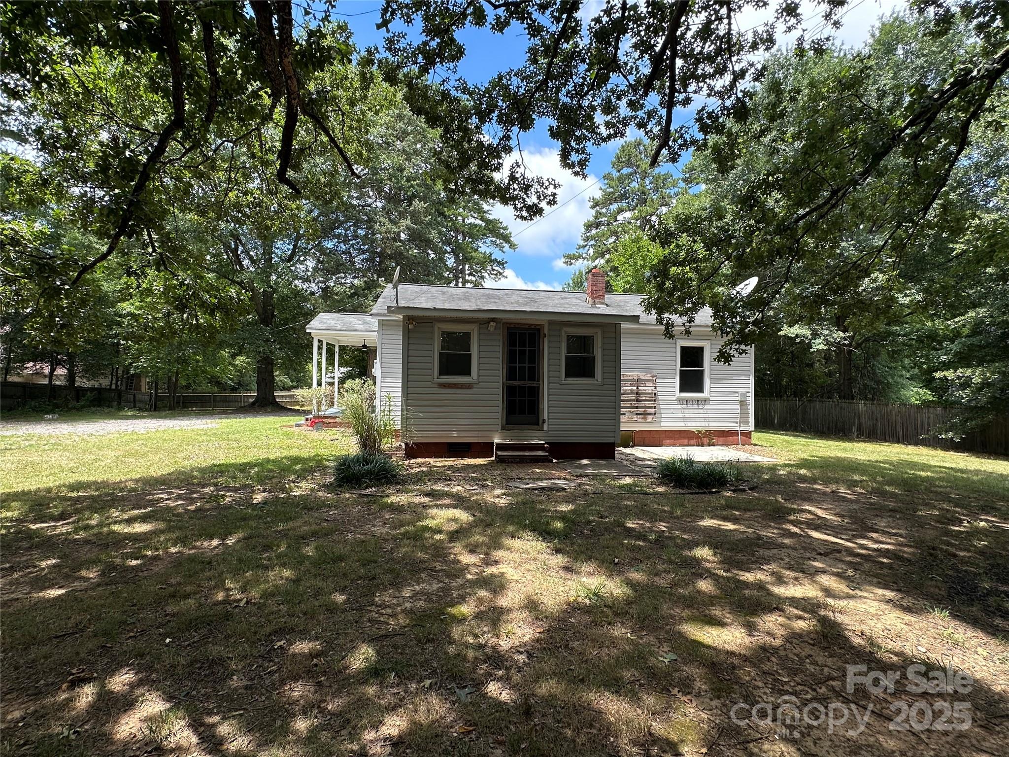 810 Mt Holly Huntersville Road