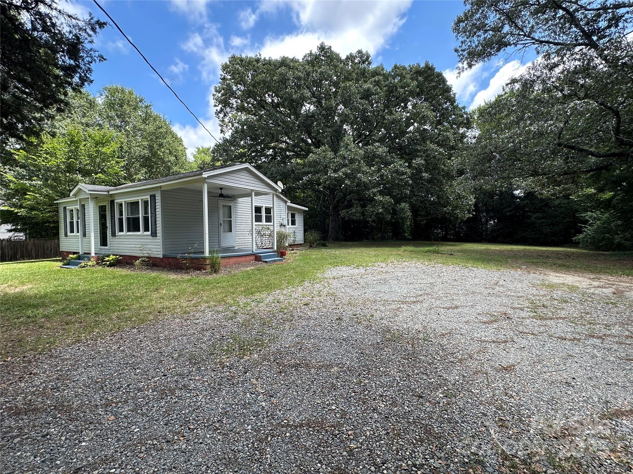 810 Mt Holly Huntersville Road