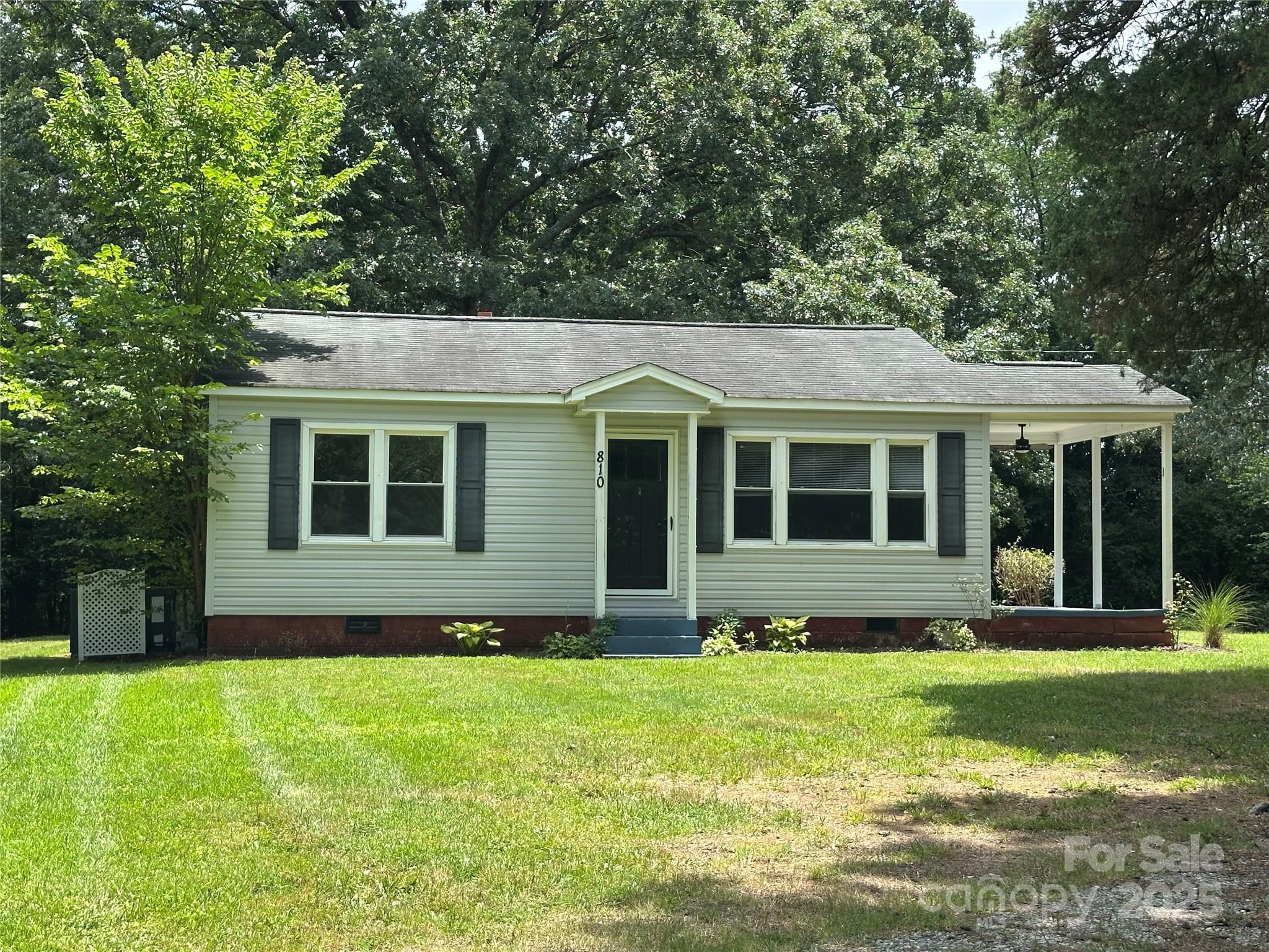 810 Mt Holly Huntersville Road