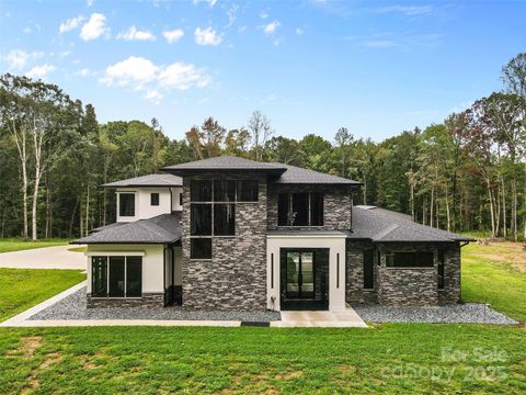 9625 Beatties Ford Road Huntersville NC 28078
