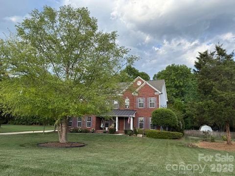 Photo of 2316 Heath Lake Drive, Mint Hill, NC 28227 (MLS # 4371417)