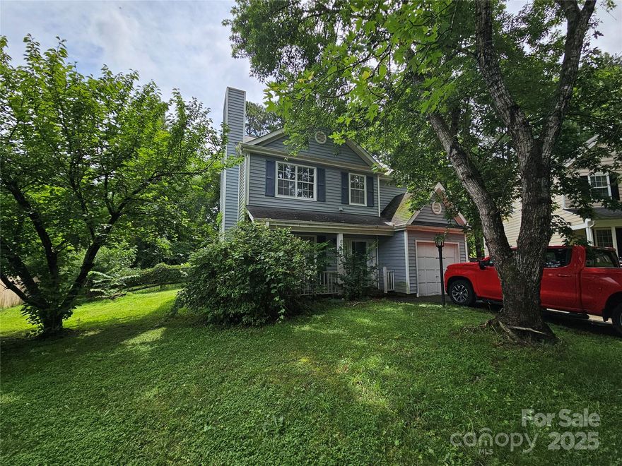 Investor Opportunity – Now really Priced to Sell!
This 3-bedroom, 2-bath home in East Charlotte is full of potential and waiting for the right buyer to bring it back to life! Located on a quiet cul-de-sac. This property is perfect for investors, flippers, or anyone looking for a project with great upside. 
The home Cosmetic work, but offers a solid layout, spacious yard, and no HOA—making it an ideal canvas for your renovation vision. Whether you're looking to flip, rent, or renovate and live, this one is a smart investment in a growing area.  We are priced to move this home knowing about 25k in cosmetic work
Key Highlights:
Pool in community Cul da sac
Quiet street with easy access to schools, shopping & highways
No HOA restrictions
also looking at a rent back situation as well....so immediate rental income.
Showings available Saturday or call agent – don’t wait! Homes with this much potential at this price point move fast.