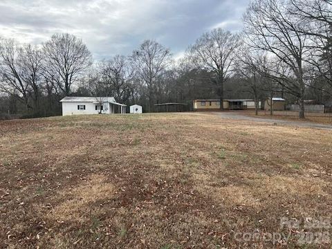 Photo of 621 N Elm Street, Marshville, NC 28103 (MLS # 4337317)