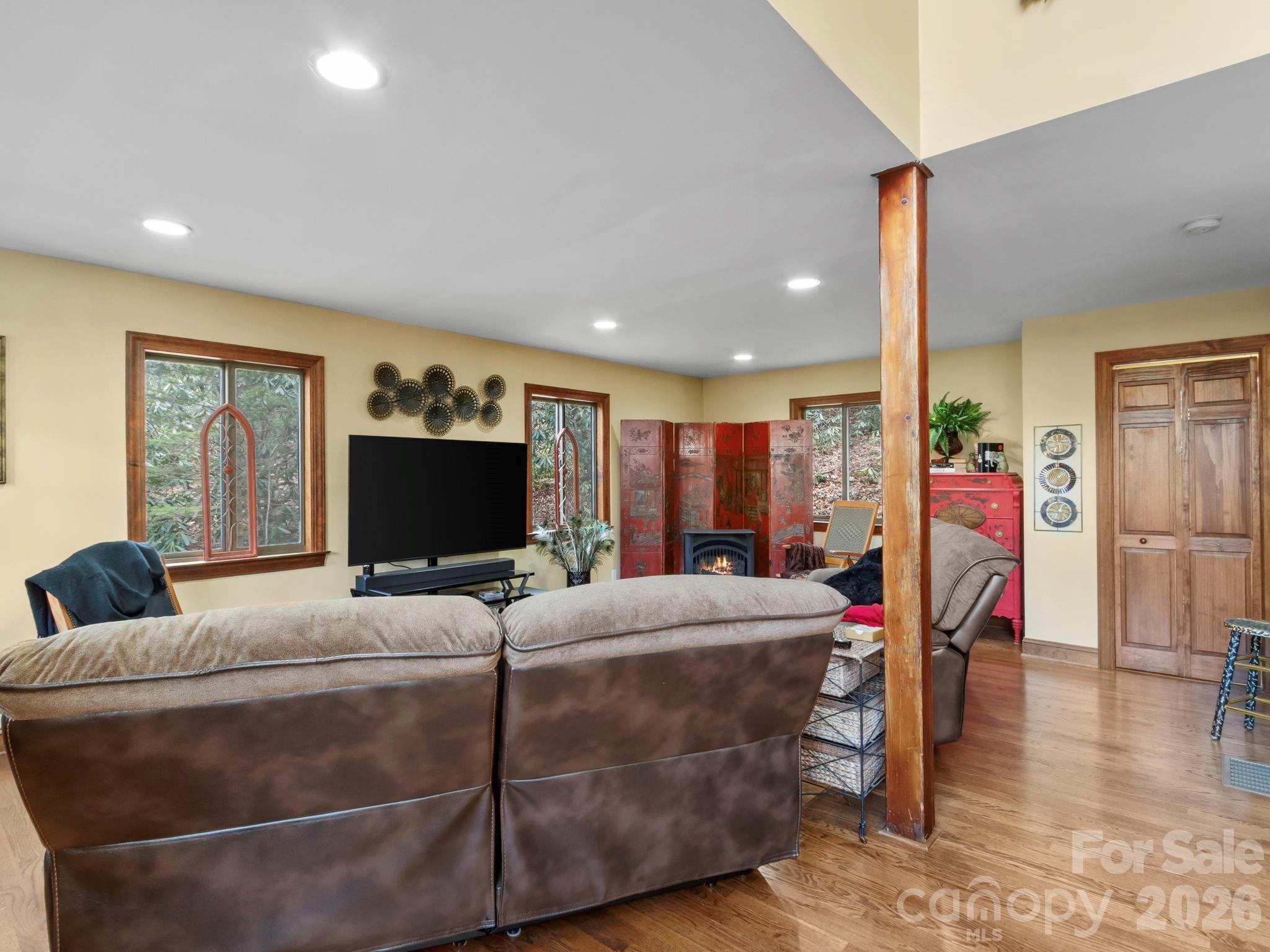 Mt. Mitchell Lands - Residential