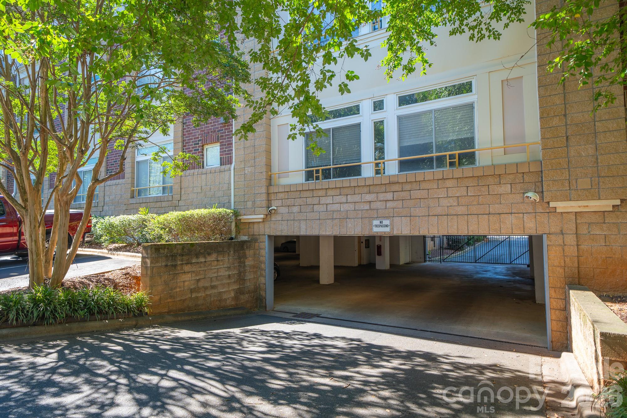404 N Laurel Avenue