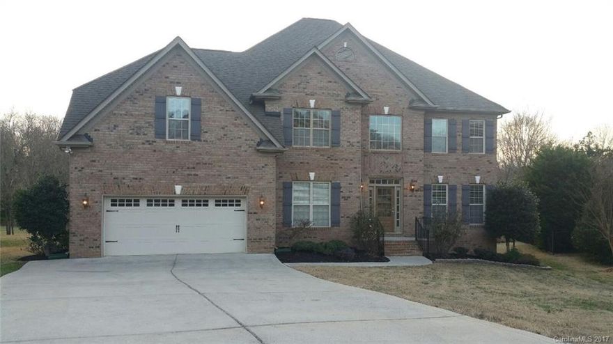 Located in the Fort Mill school district, this home is a buyer’s dream! Home overlooks scenic views of a pond in the bkyd w/a large deck. Stunning kitchen w/granite counter tops and s/s appliances. Enormous great room w/lots of natural light and stone fireplace. Formal dining room and hardwood floors thru-out main. Spacious master ensuite w/trey ceilings. Master bath features separate his/her vanities and closets. Large garden tub w/separate shower. Bonus room w/sizable guest rooms.