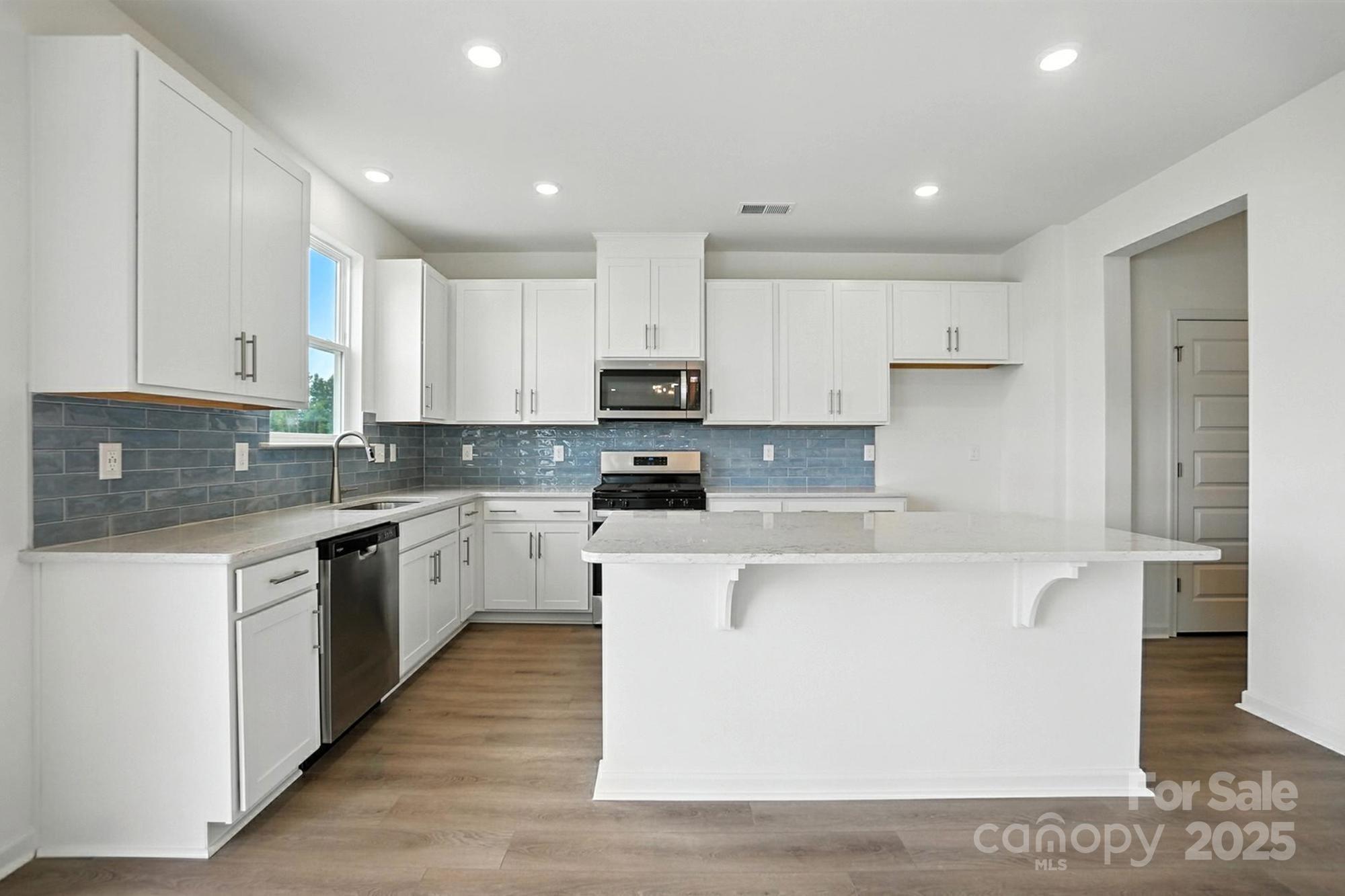 Wellington Pointe - Residential