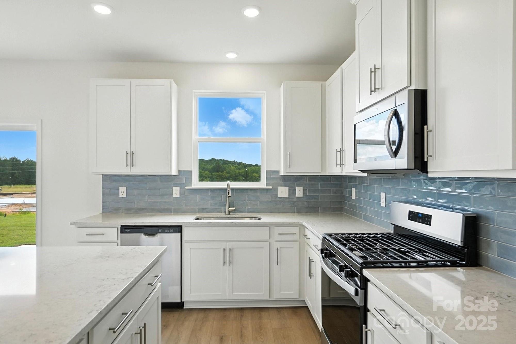 Wellington Pointe - Residential