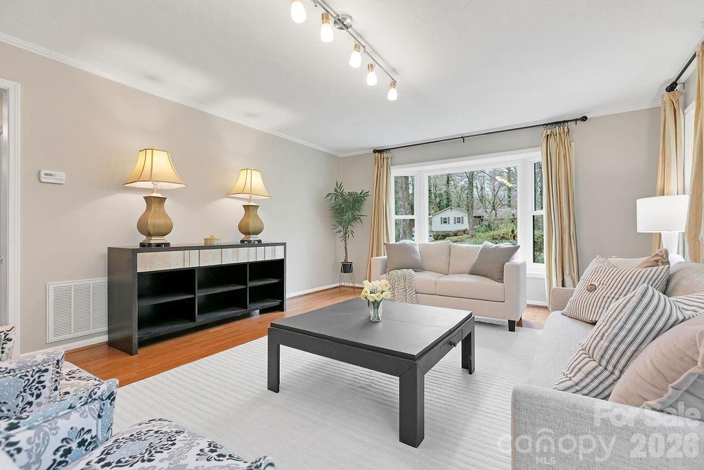 Illahee Hills - Residential