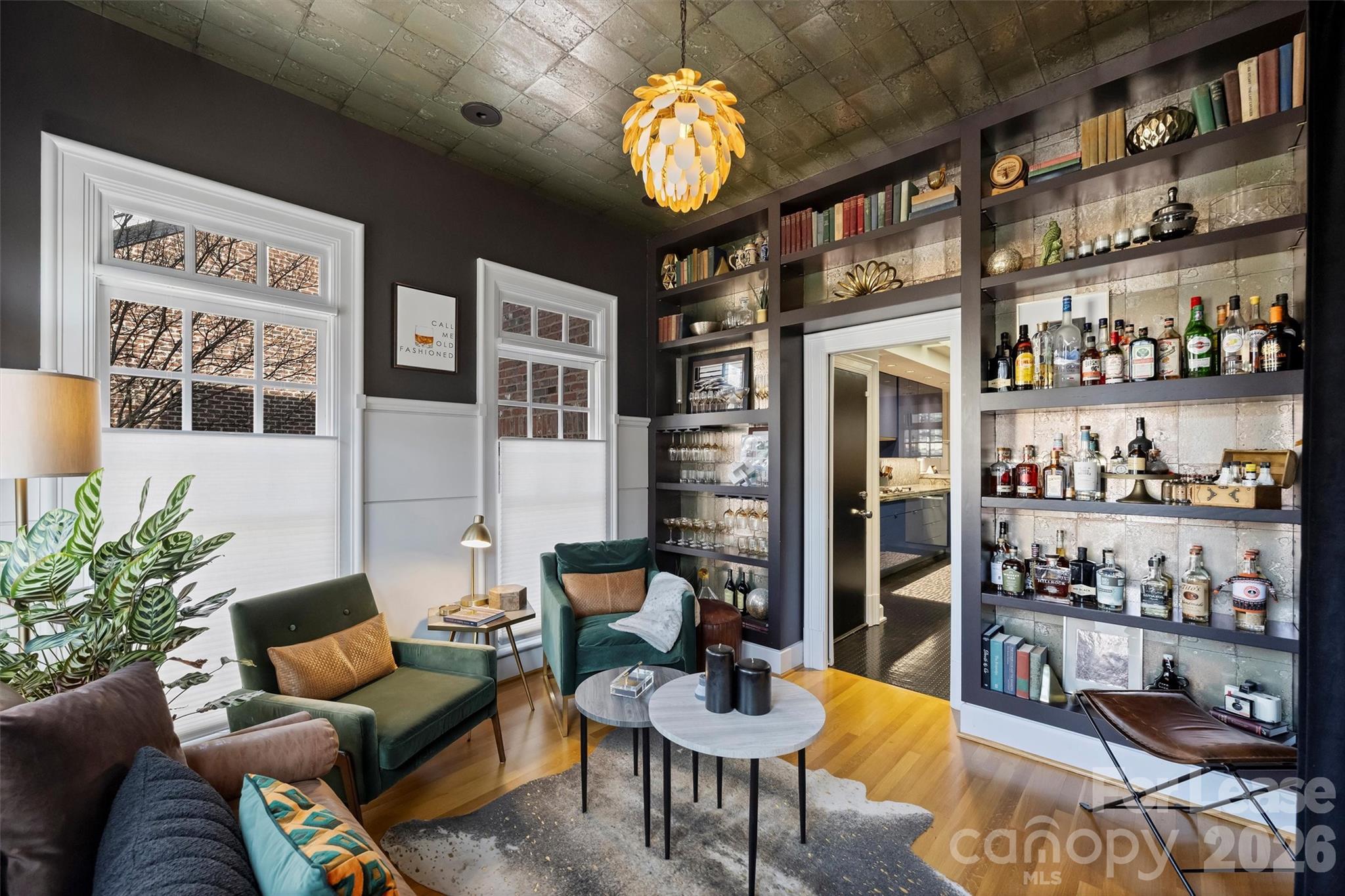 1124 Dilworth Crescent Row