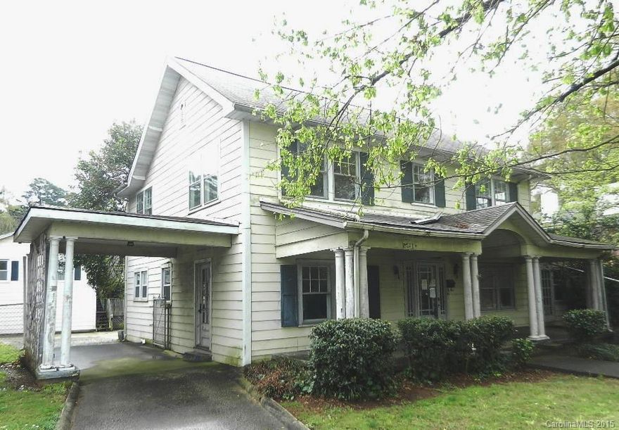 CALLING ALL INVESTORS WHO DESIRE SWEAT EQUITY - A TRUE DIAMOND IN THE ROUGH in the Historic York Chester community! Renovations started but incomplete.   Asset even has a detached apartment with it's own kitchen, BR & Bath.   The possibilities are endless; just need your work gloves and contractors.
Bank of America, N.A. associates, household members and HTS business partners are prohibited from purchasing REO properties, either owned or serviced by the Bank, whether directly or indirectly.