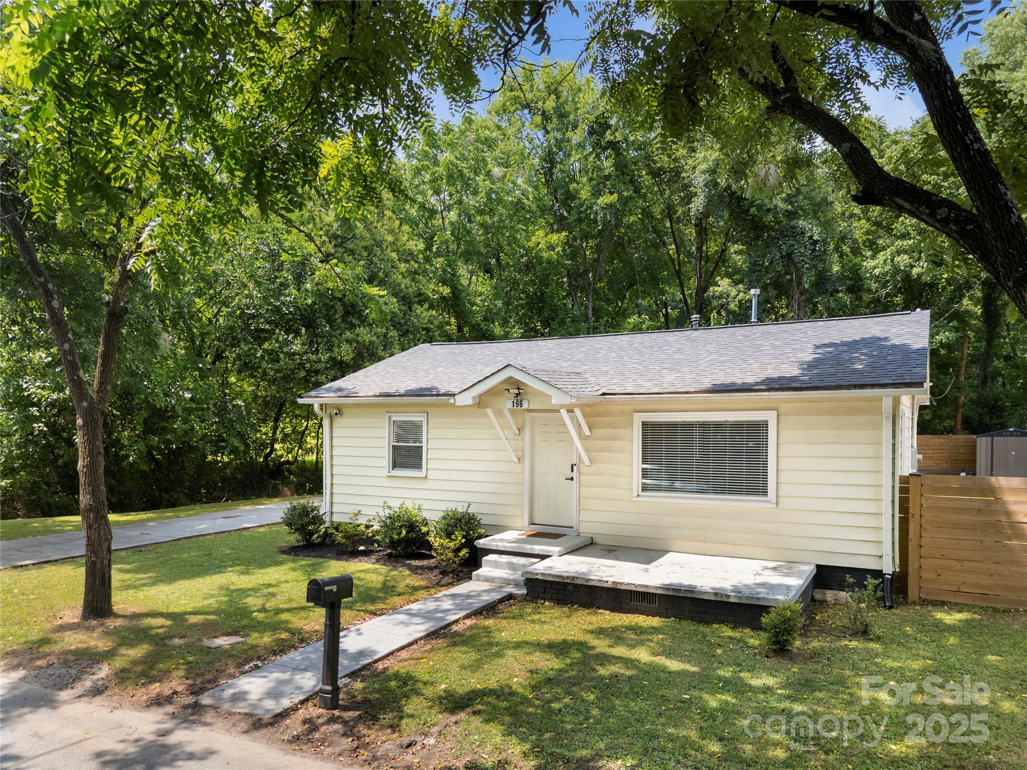 196 Princess Avenue SW