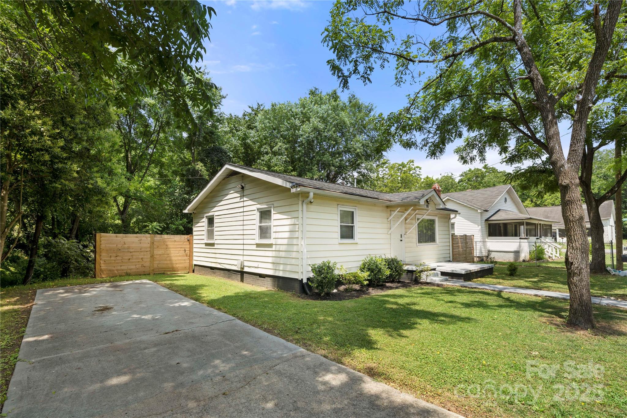196 Princess Avenue SW