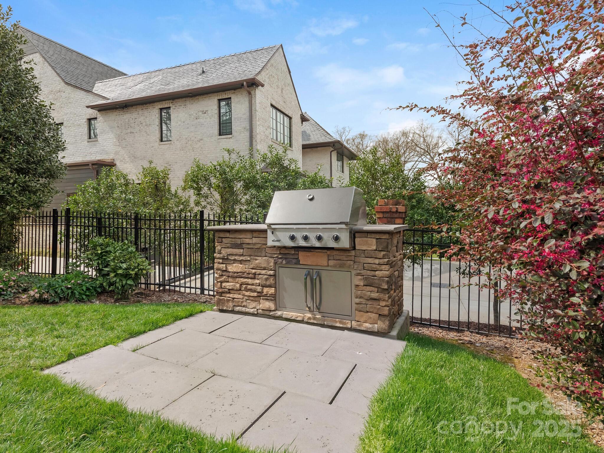 Myers Park - Residential