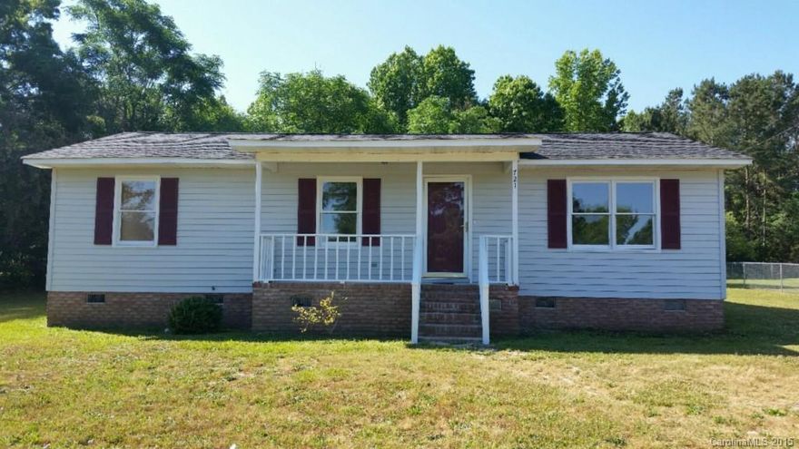 UPDATED and READY to MOVE IN ! New Kitchen Cabinets, New Countertops, New Appliances, New Flooring, New Light Fixtures, New roof, New Heat and Air. Freshly Painted Walls. Living Room, Eat-in Kitchen, 3 Bedrooms, 1.5 Baths, and Laundry Room situated on a level lot. Lewisville Schools. Minutes from I77.