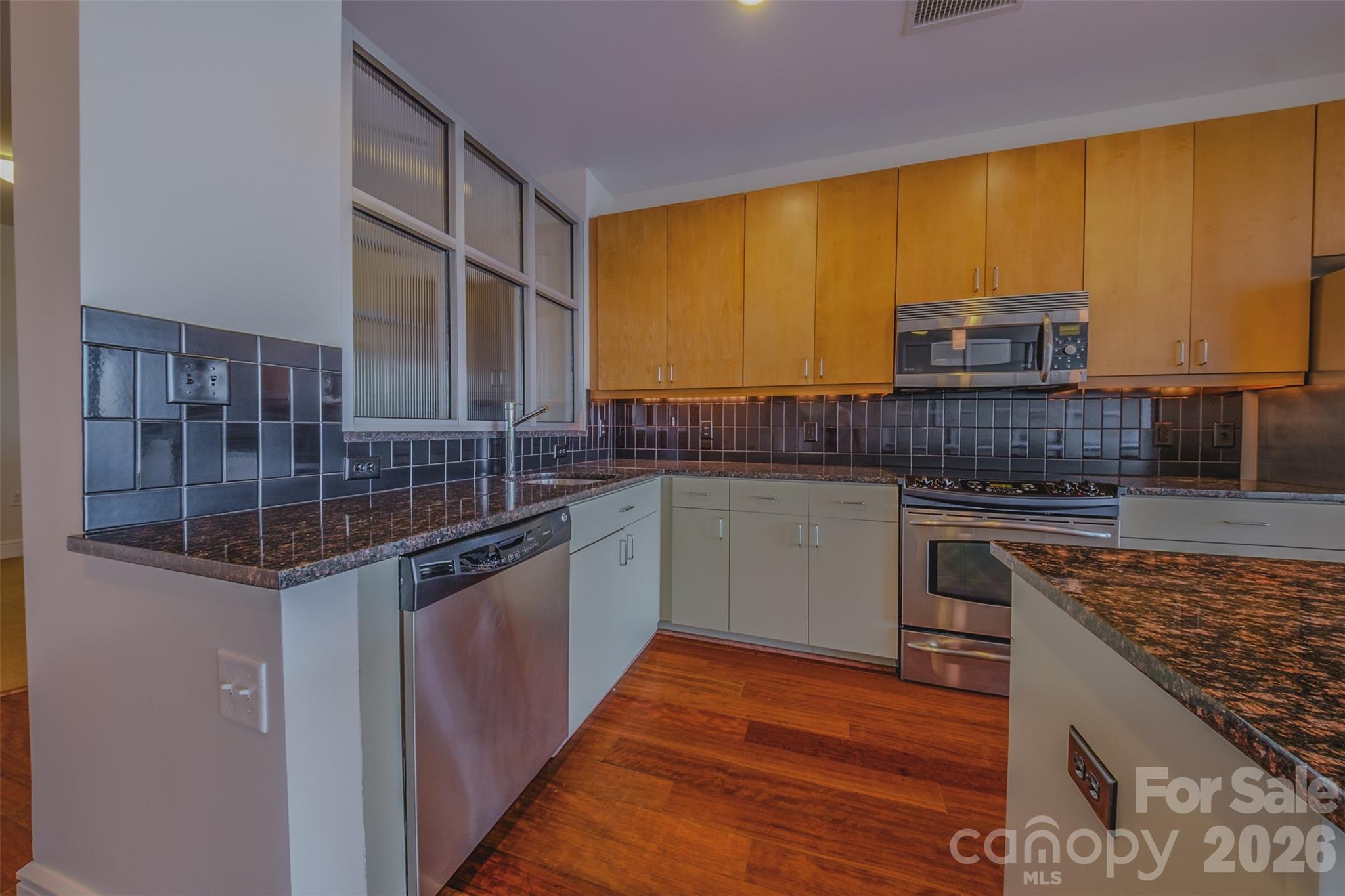 333 W Trade Street 1602