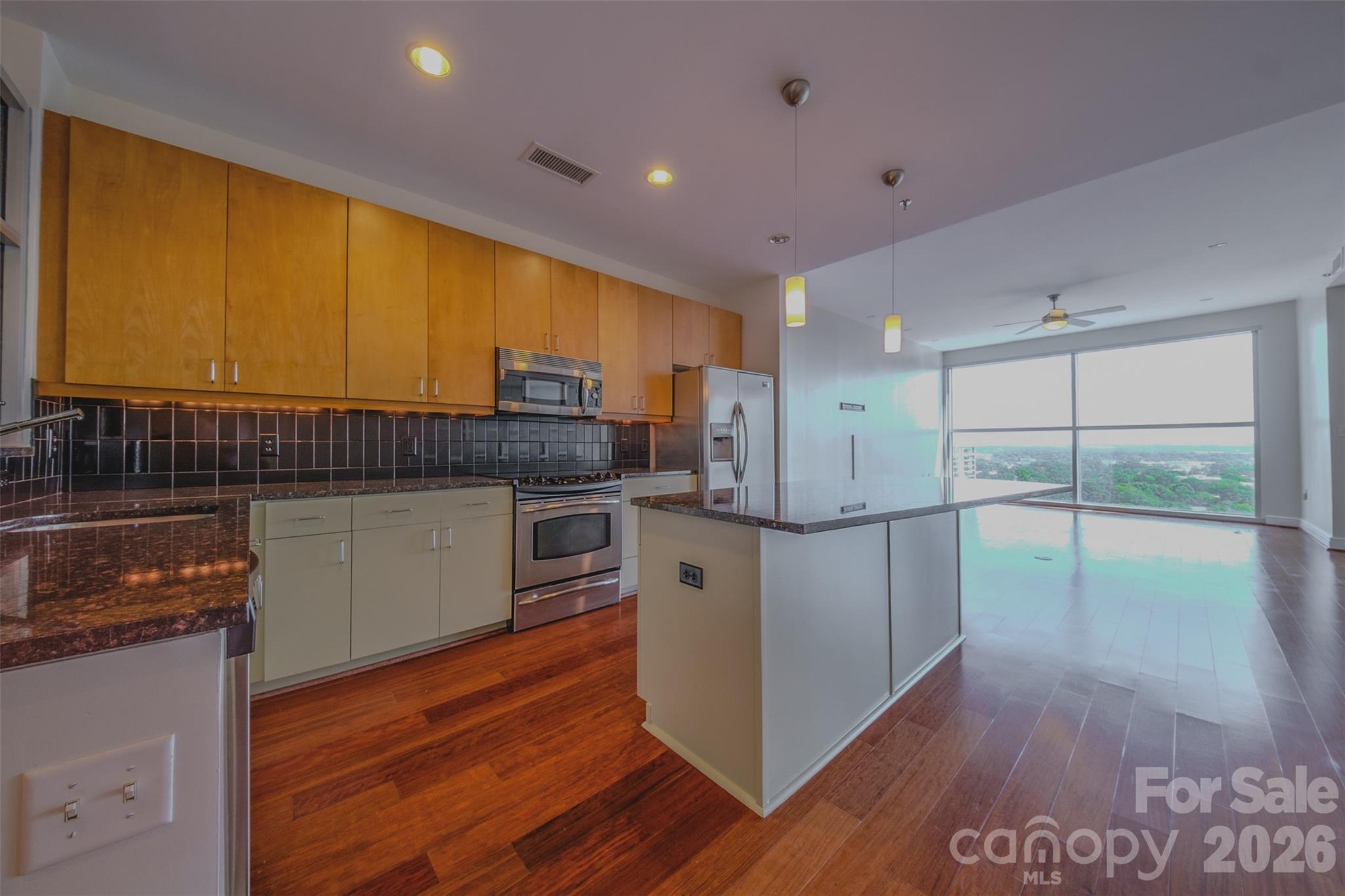 333 W Trade Street 1602