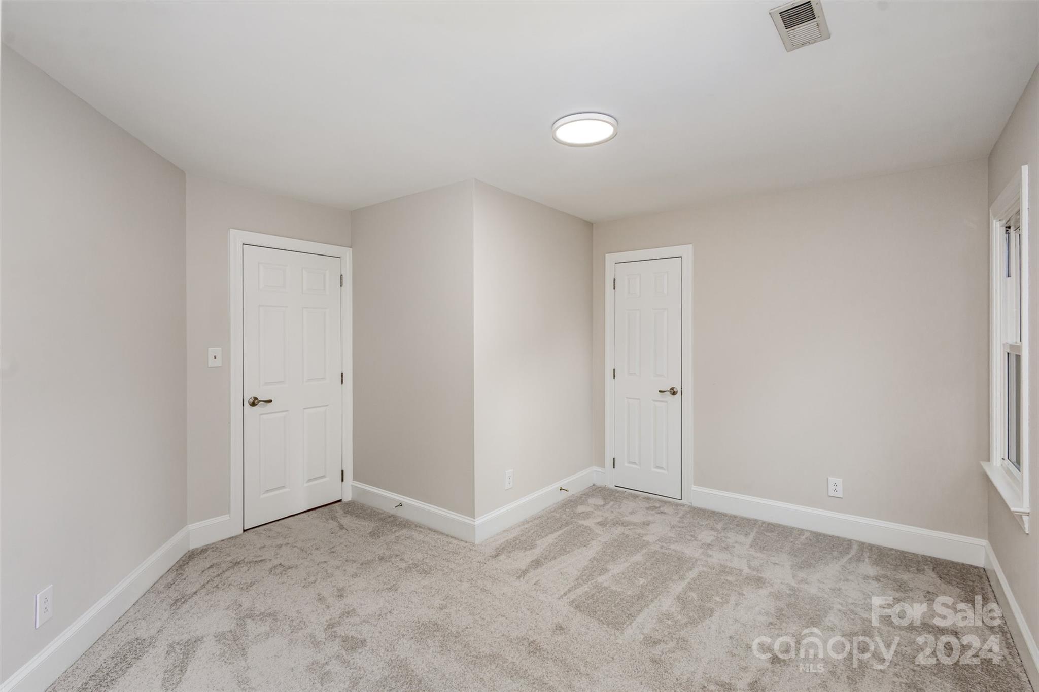 Queen Charlottes Court - Residential