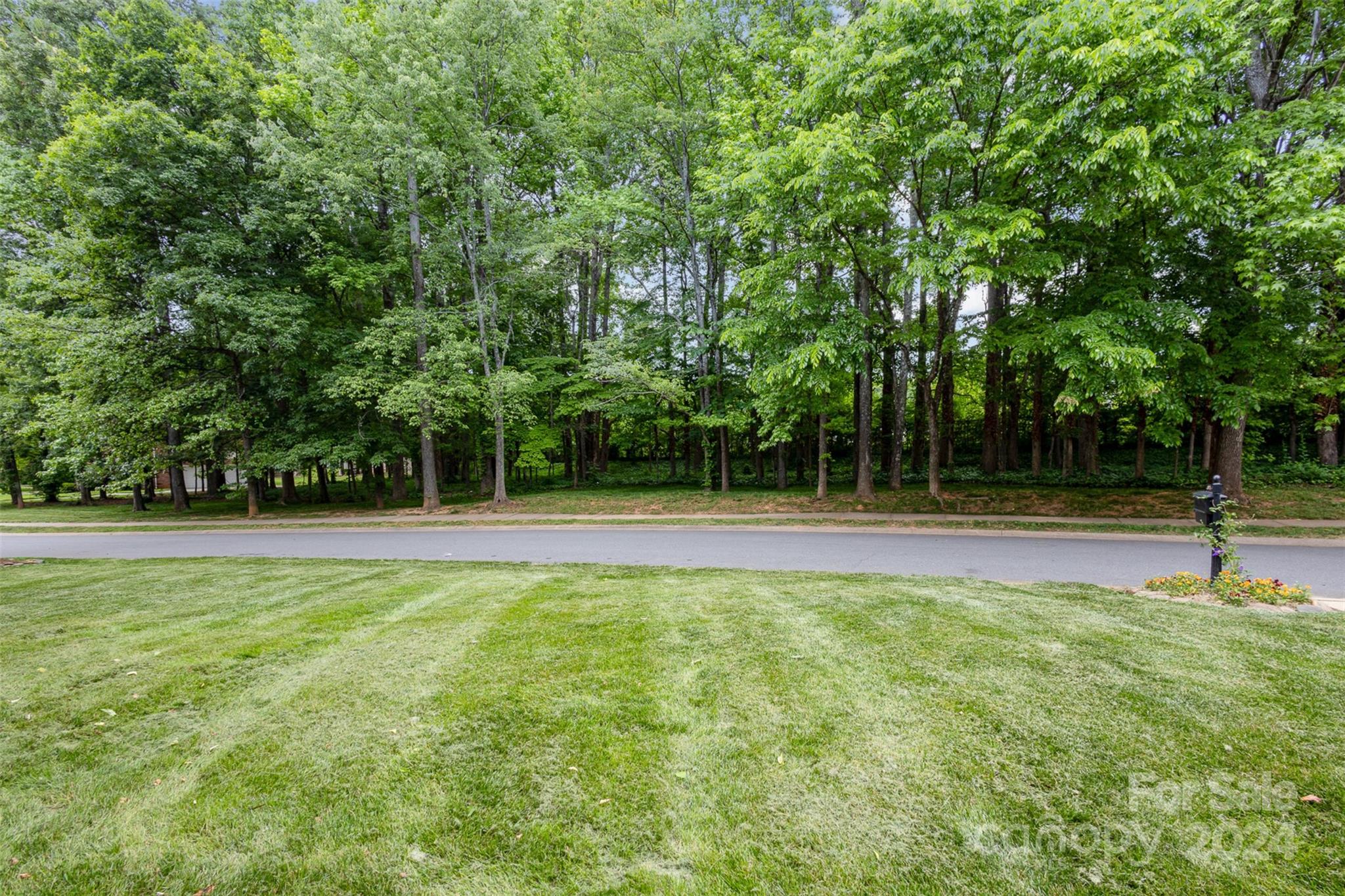 Queen Charlottes Court - Residential