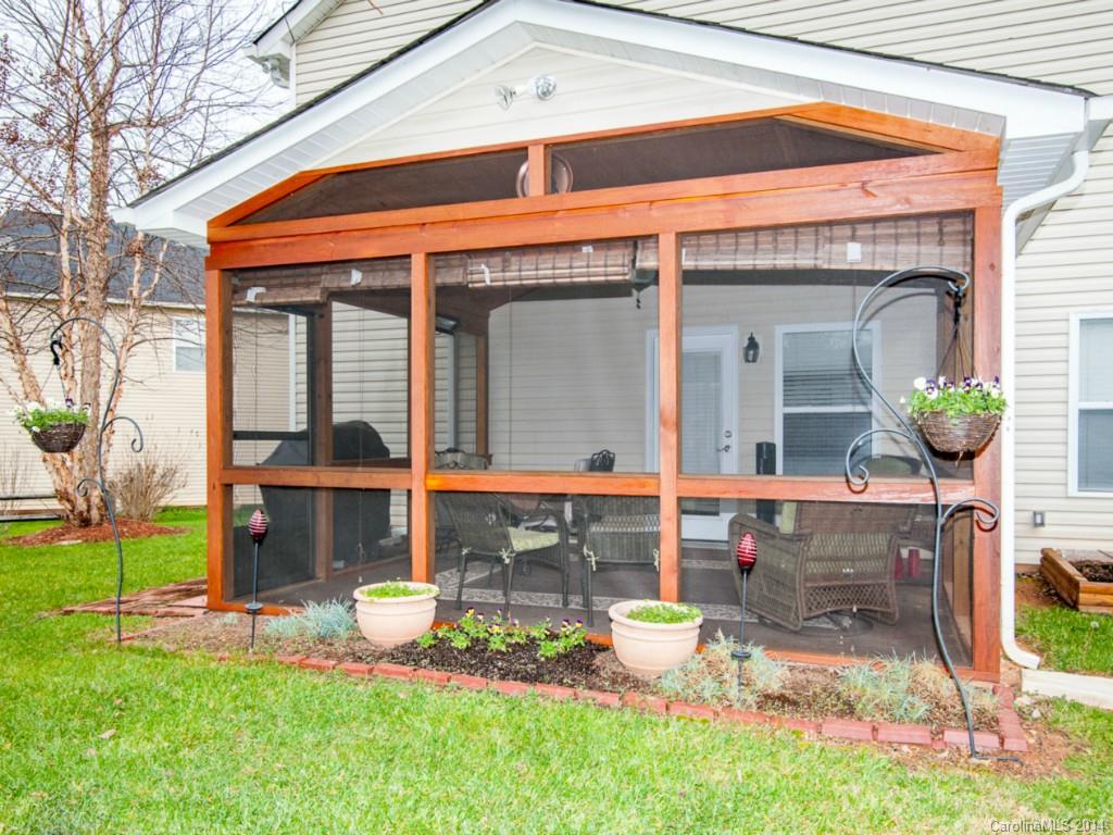 Sandy Pointe - Residential