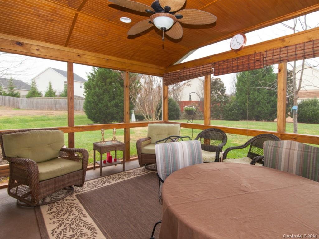 Sandy Pointe - Residential