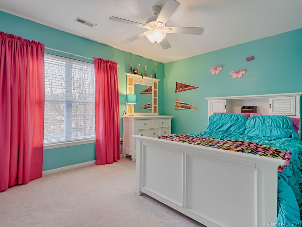 Sandy Pointe - Residential