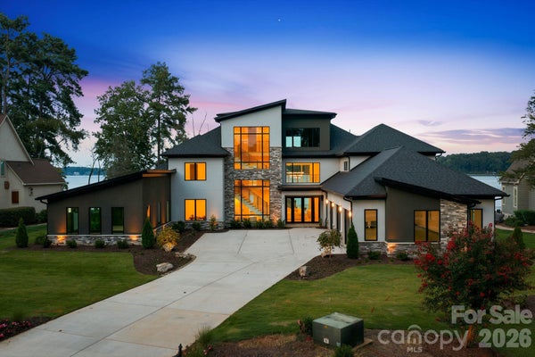 3904 CHANNEL POINTE LN, DENVER, NC 28037 - Image 8bcc4e9cec200f6a15a4309b2b1c191e/3517442386