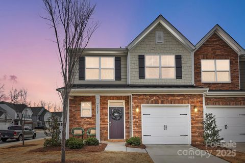 Photo of 3925 Rothwood Lane, Harrisburg, NC 28075 (MLS # 4317892)