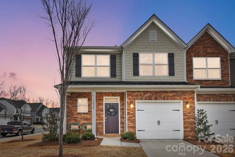 Photo of 3925 Rothwood Lane, Harrisburg, NC 28075 (MLS # 4317892)