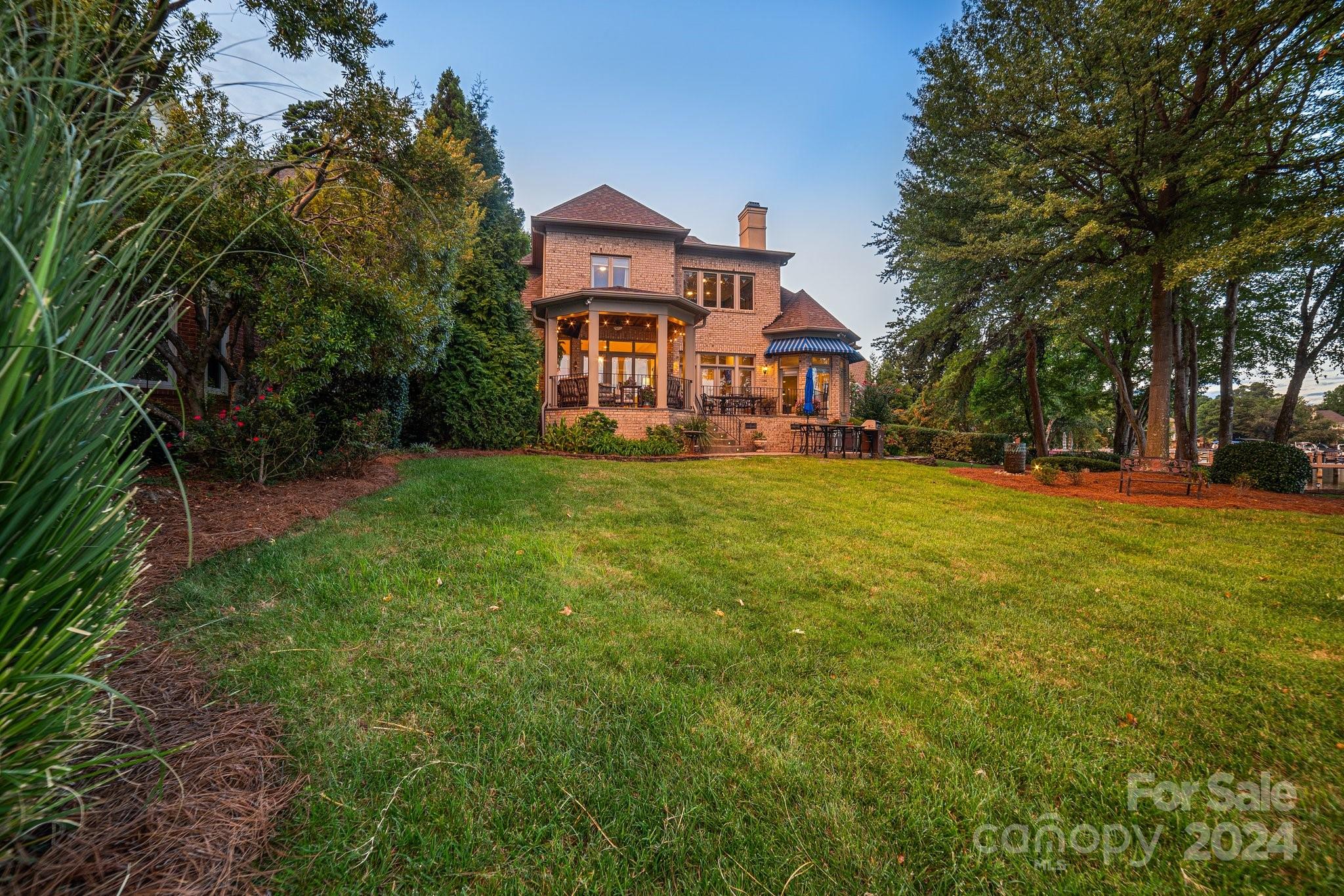 The Peninsula - Residential