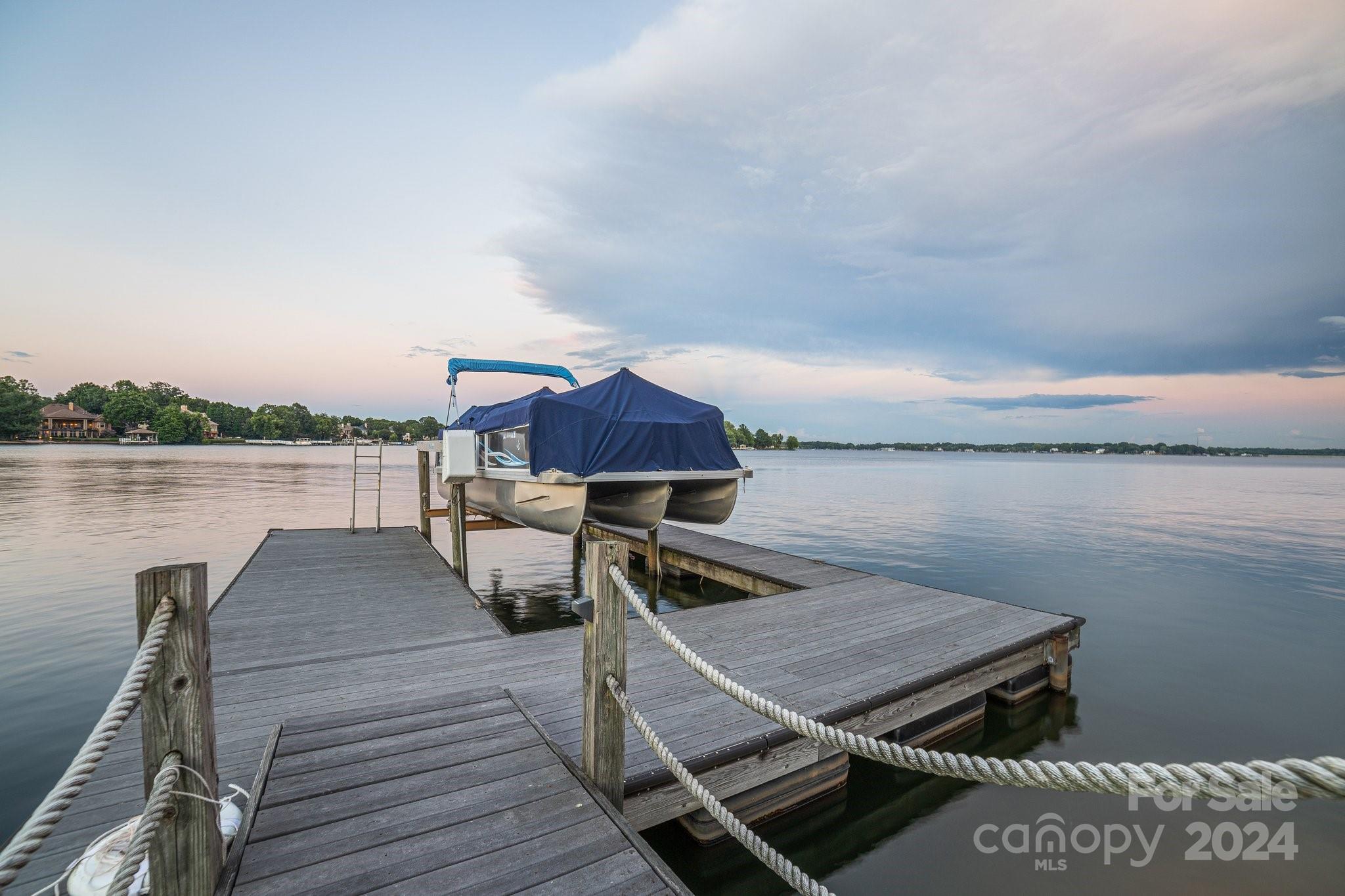 The Peninsula - Residential