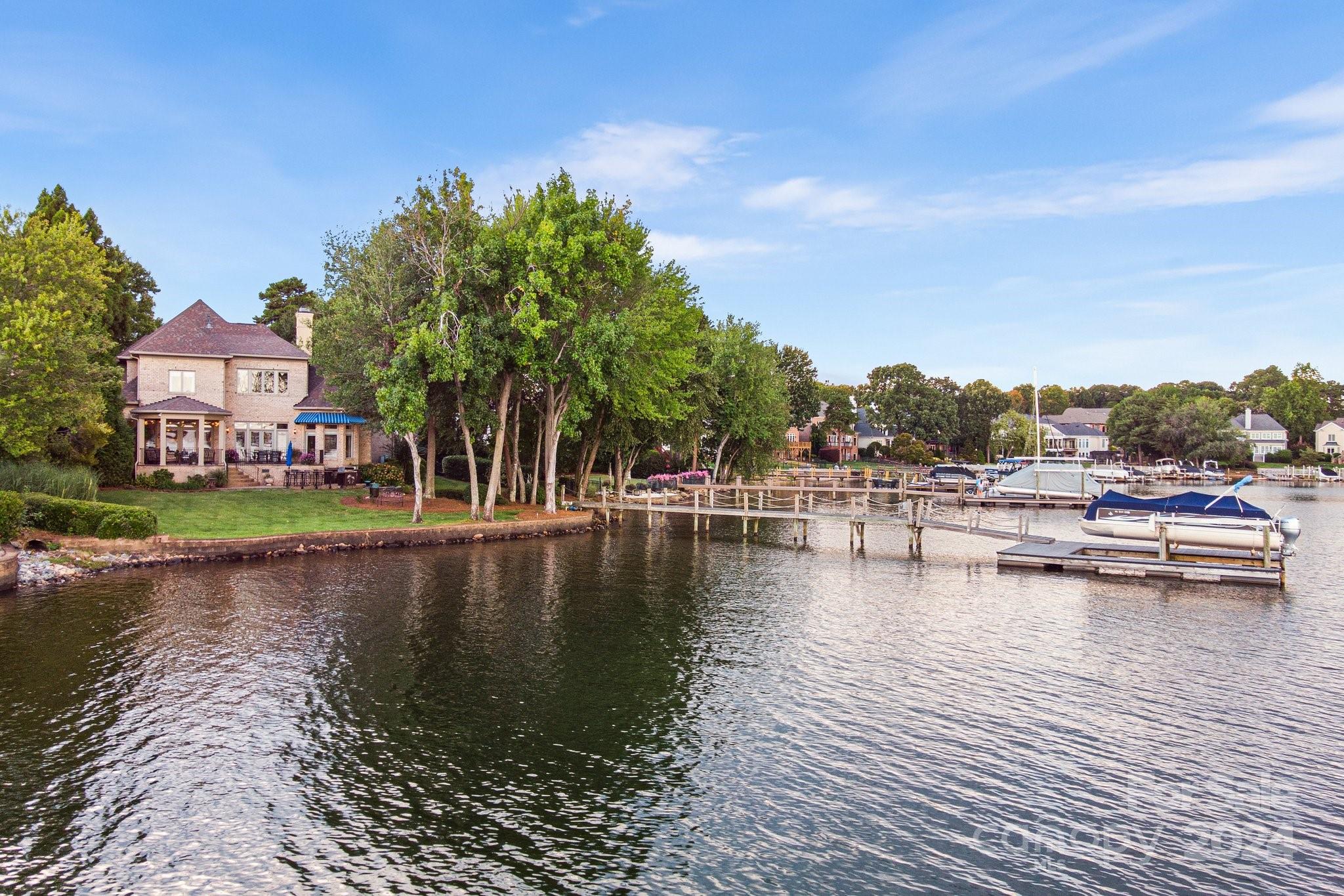 The Peninsula - Residential