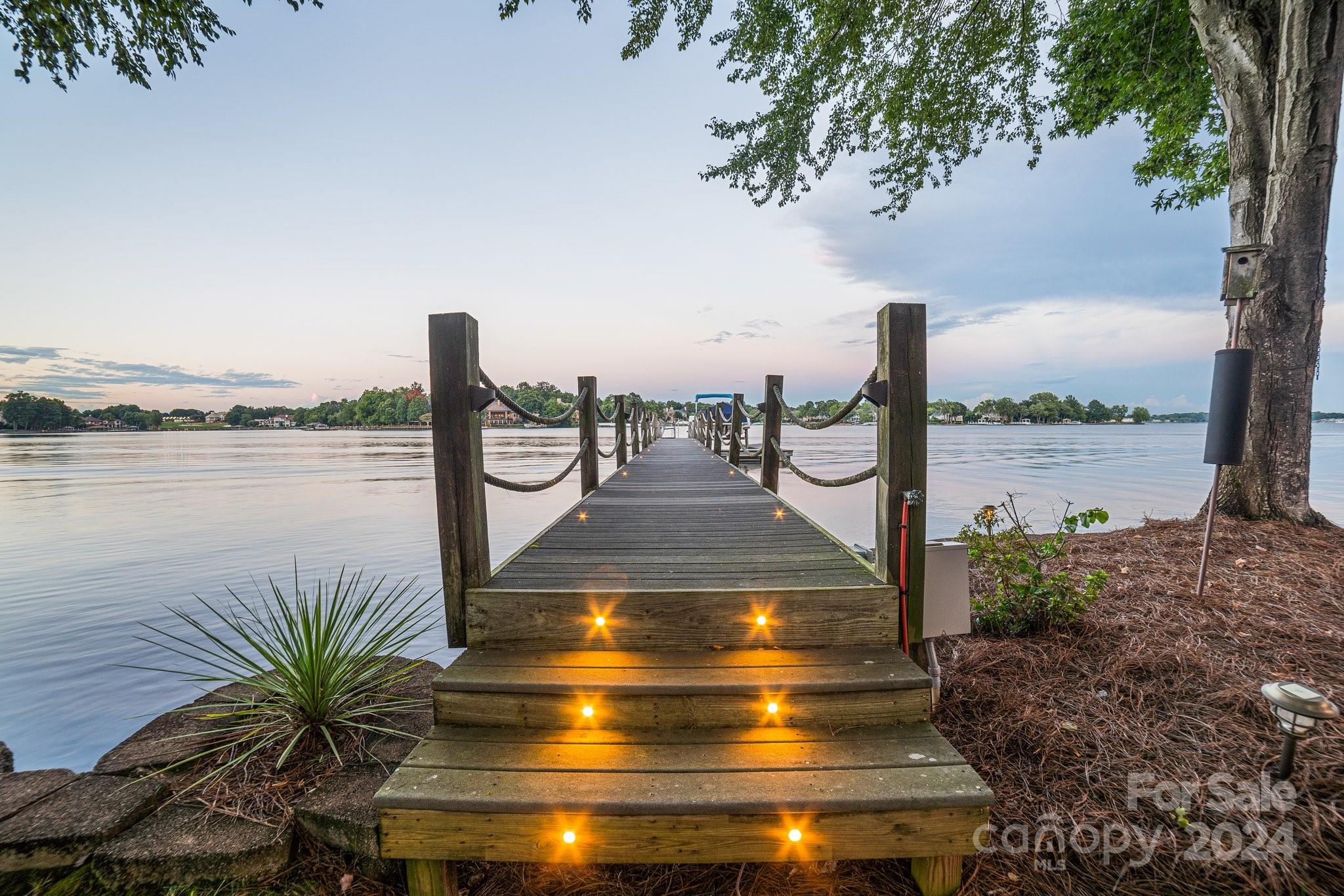 The Peninsula - Residential